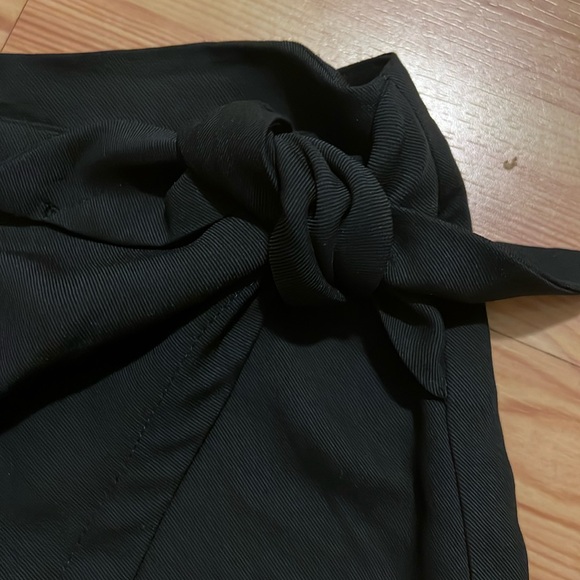 Mahina Black wrap Skort With Side Tie Women Size Medium Excellent Condition - Picture 2 of 10